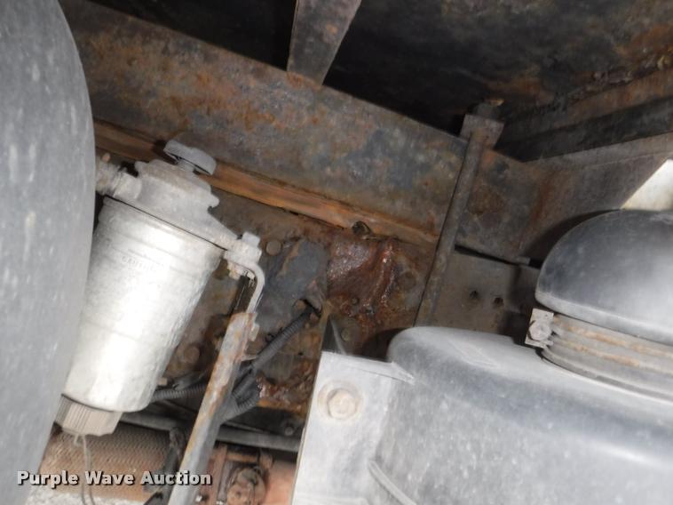 image for item K5911 2004 Mitsubishi Fuso FE640 flatbed truck