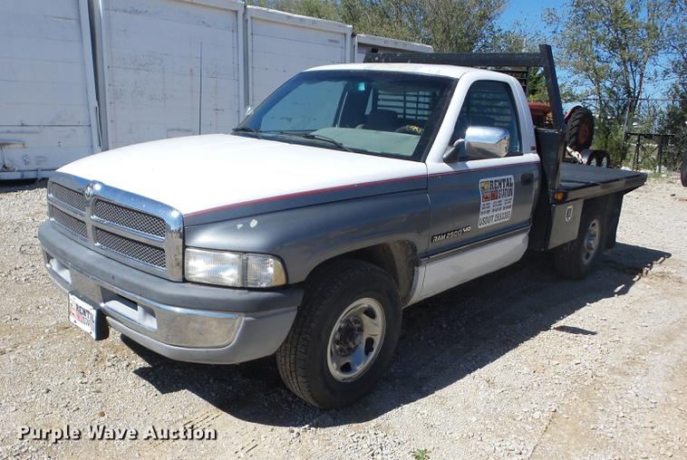 image for item K6366 1995 Dodge Ram 2500 HD flatbed pickup truck