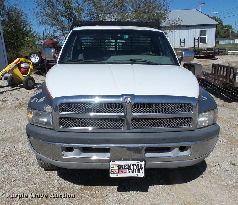 image for item K6366 1995 Dodge Ram 2500 HD flatbed pickup truck