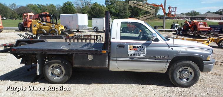 image for item K6366 1995 Dodge Ram 2500 HD flatbed pickup truck