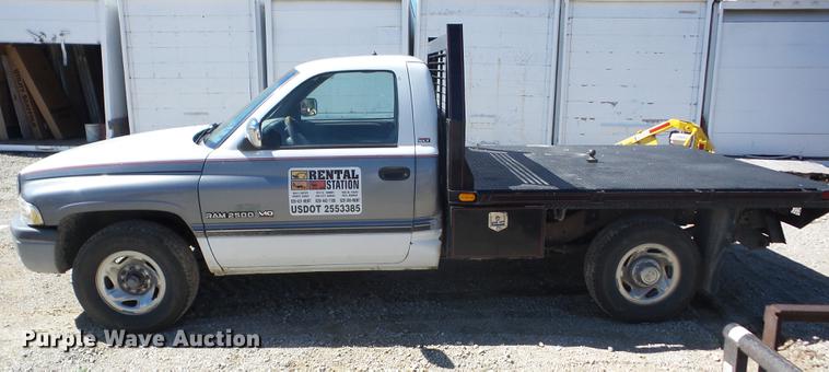 image for item K6366 1995 Dodge Ram 2500 HD flatbed pickup truck