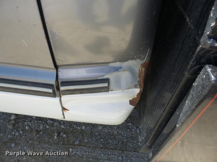 image for item K6366 1995 Dodge Ram 2500 HD flatbed pickup truck