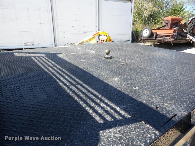 image for item K6366 1995 Dodge Ram 2500 HD flatbed pickup truck