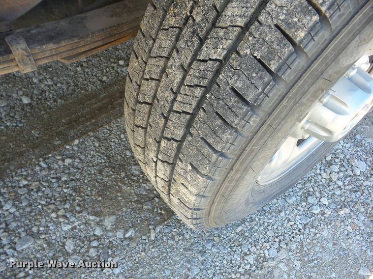 image for item K6366 1995 Dodge Ram 2500 HD flatbed pickup truck