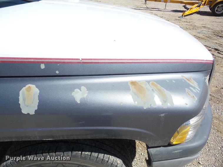 image for item K6366 1995 Dodge Ram 2500 HD flatbed pickup truck