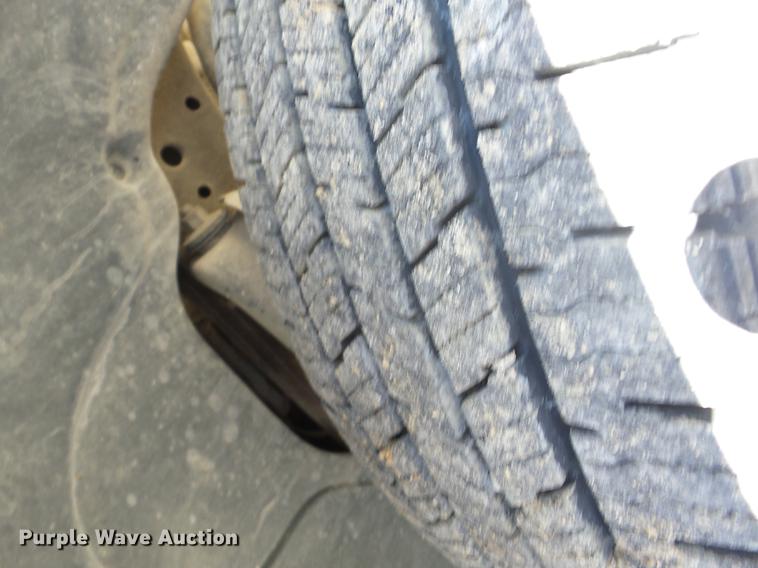 image for item K6366 1995 Dodge Ram 2500 HD flatbed pickup truck