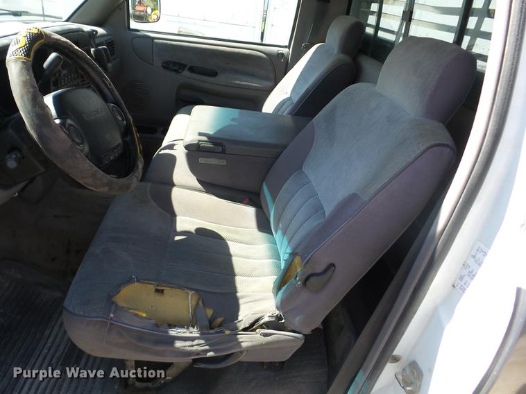 image for item K6366 1995 Dodge Ram 2500 HD flatbed pickup truck