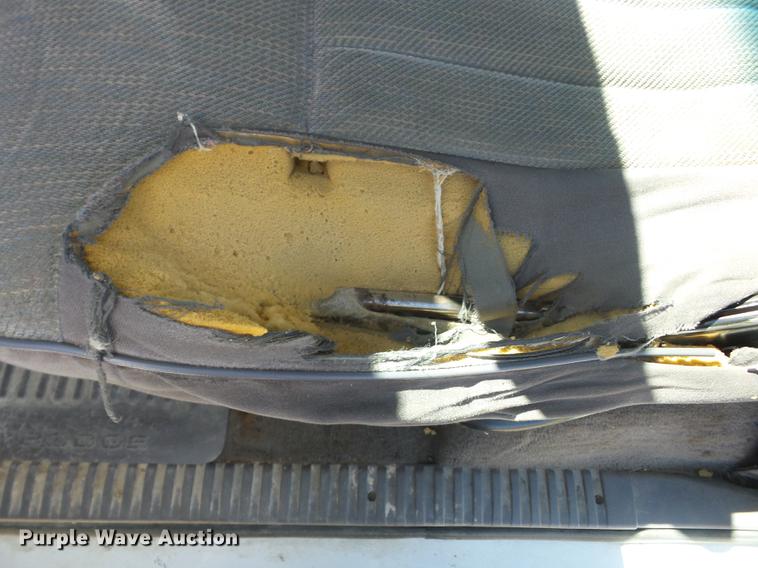 image for item K6366 1995 Dodge Ram 2500 HD flatbed pickup truck