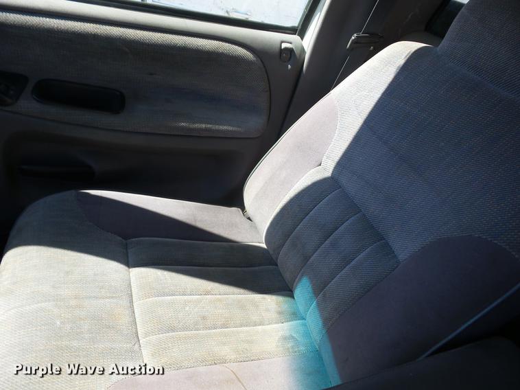 image for item K6366 1995 Dodge Ram 2500 HD flatbed pickup truck