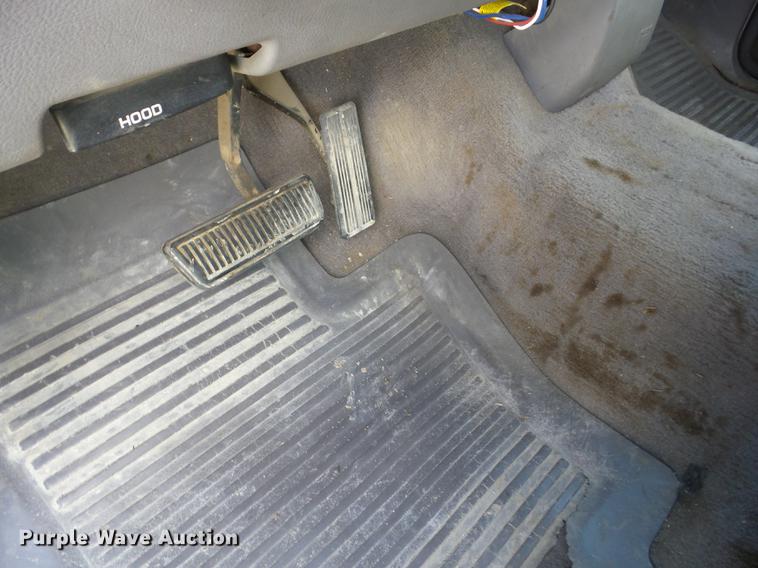 image for item K6366 1995 Dodge Ram 2500 HD flatbed pickup truck