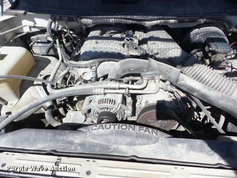 image for item K6366 1995 Dodge Ram 2500 HD flatbed pickup truck