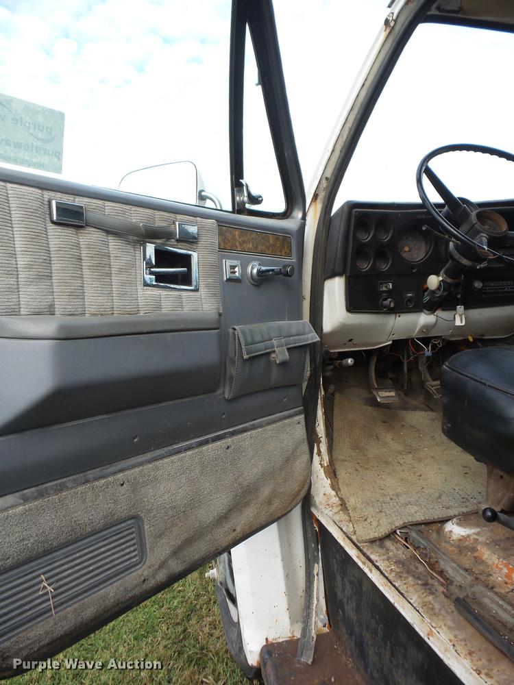 image for item K6368 1977 Chevrolet C60 dump truck