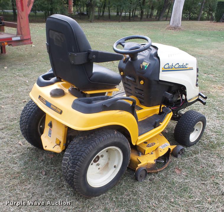 image for item K6394 Cub Cadet GT2544 lawn mower