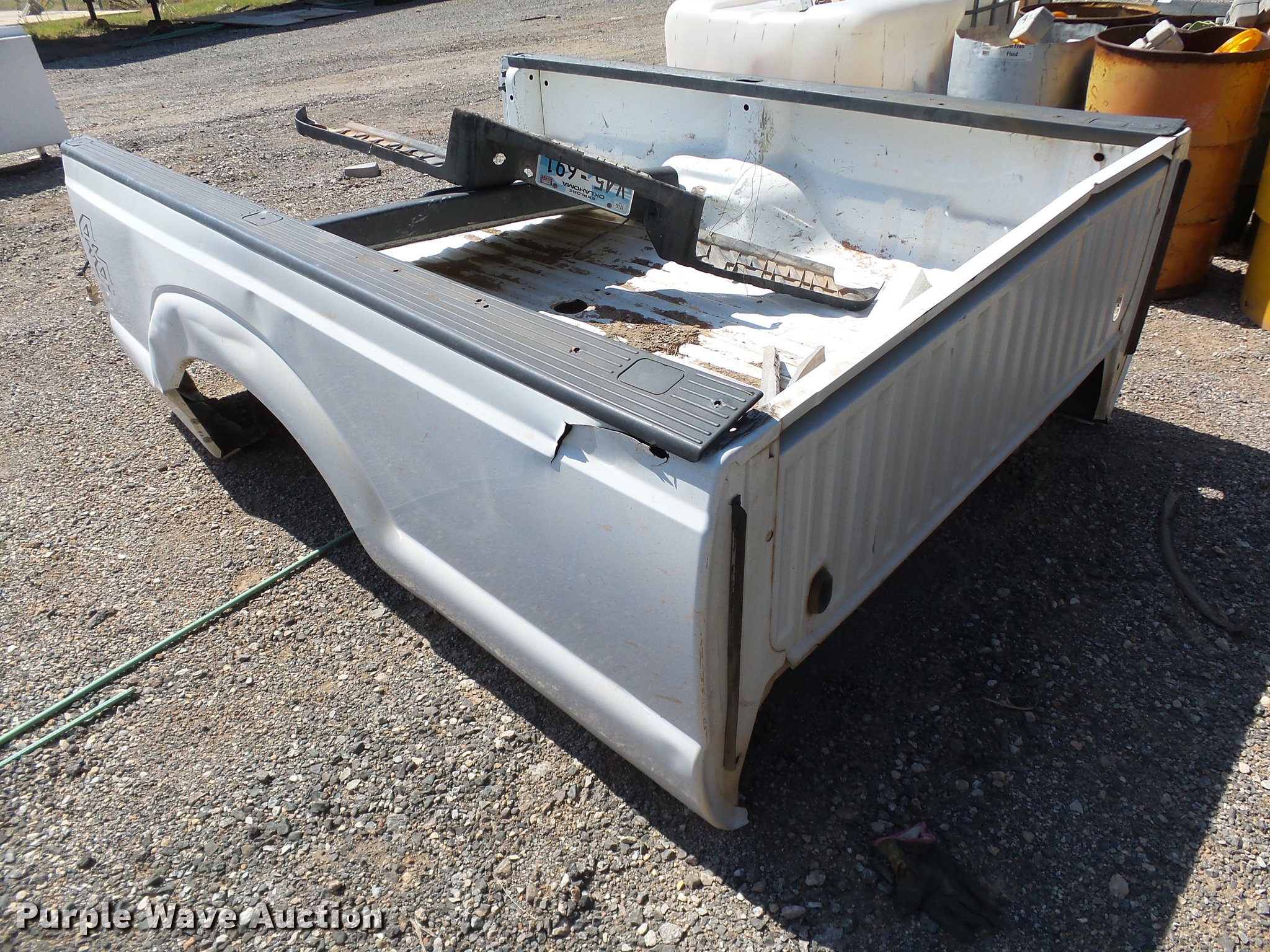 (3) Ford pickup truck beds in Edmond, OK Item AO9399 sold Purple Wave