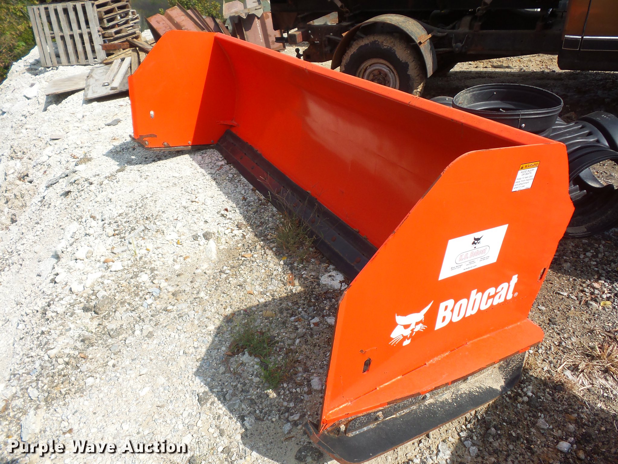 Bobcat snow bucket in Sibley, MO Item DA0787 sold Purple Wave