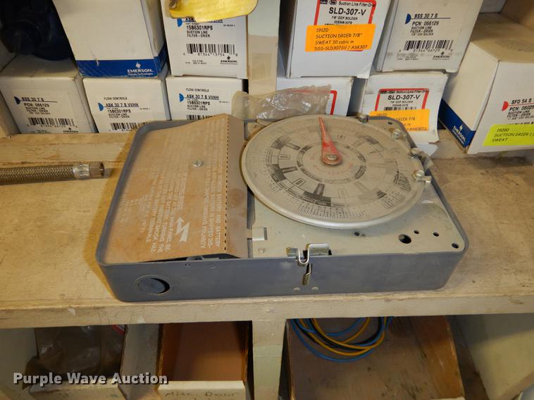 image for item DS9813 HVAC supplies