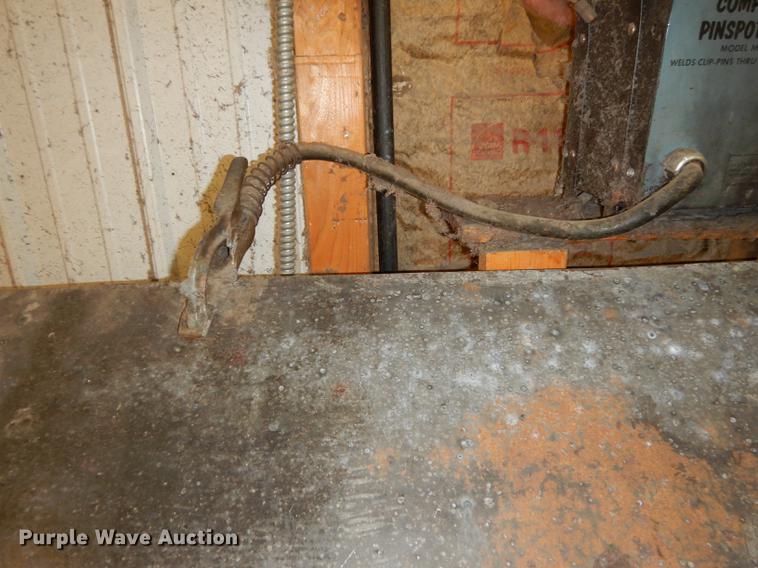 image for item DS9837 Compact pinspotter welder