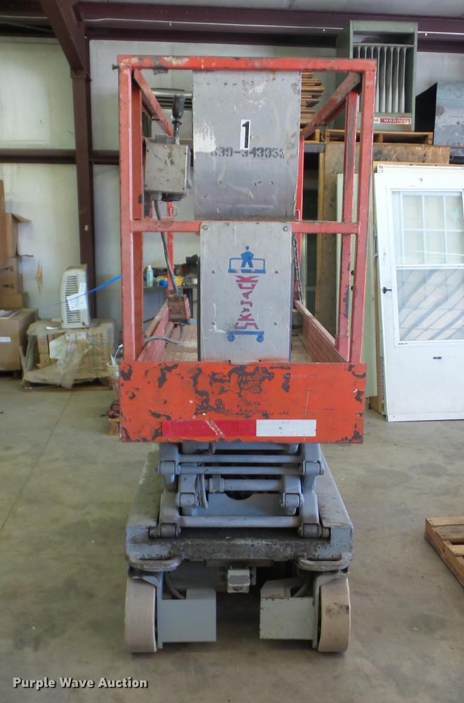 Skyjack SJIII 3219 scissor lift in Chanute, KS Item DS9860 sold
