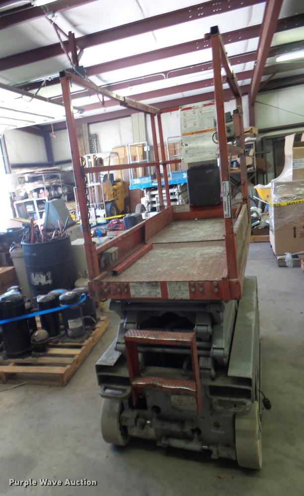 image for item DS9860 Skyjack SJIII 3219 scissor lift