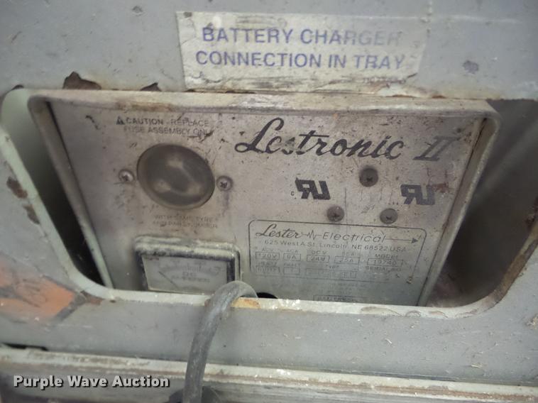 image for item DS9860 Skyjack SJIII 3219 scissor lift