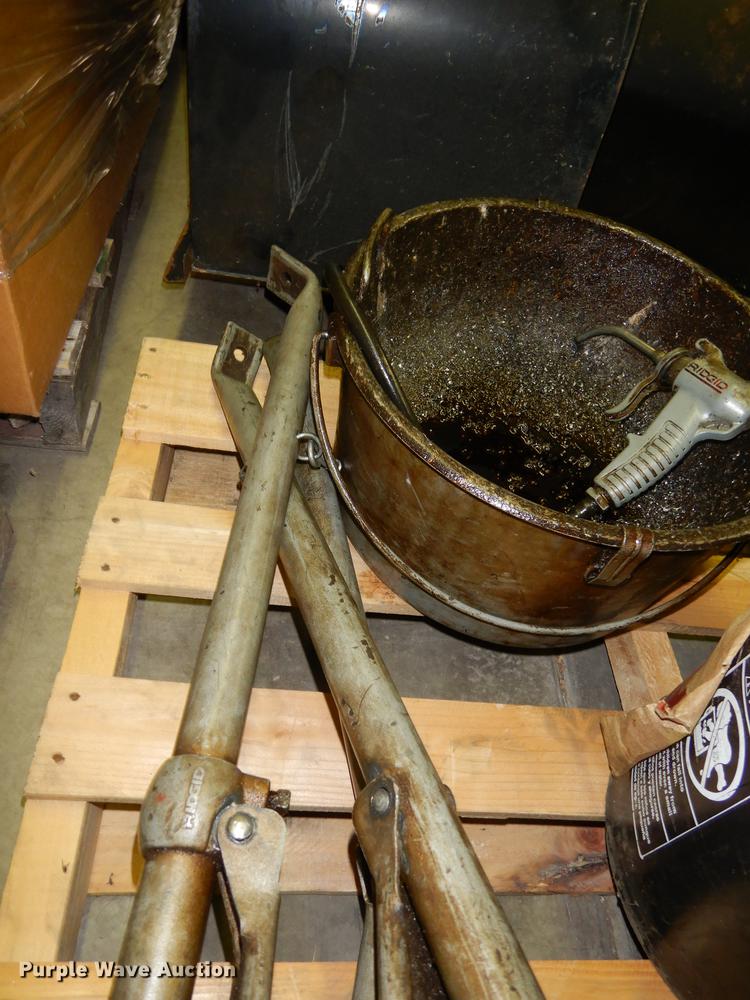 image for item DS9883 Tools