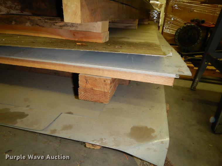 image for item DS9884 Approximately 50 pieces of sheet metal