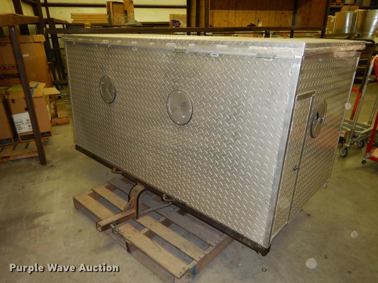 image for item DS9887 Cheyenne aluminum dog box