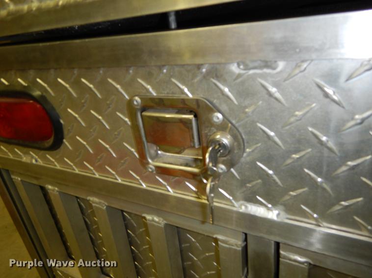 image for item DS9887 Cheyenne aluminum dog box