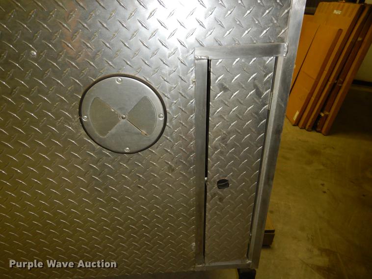 image for item DS9887 Cheyenne aluminum dog box