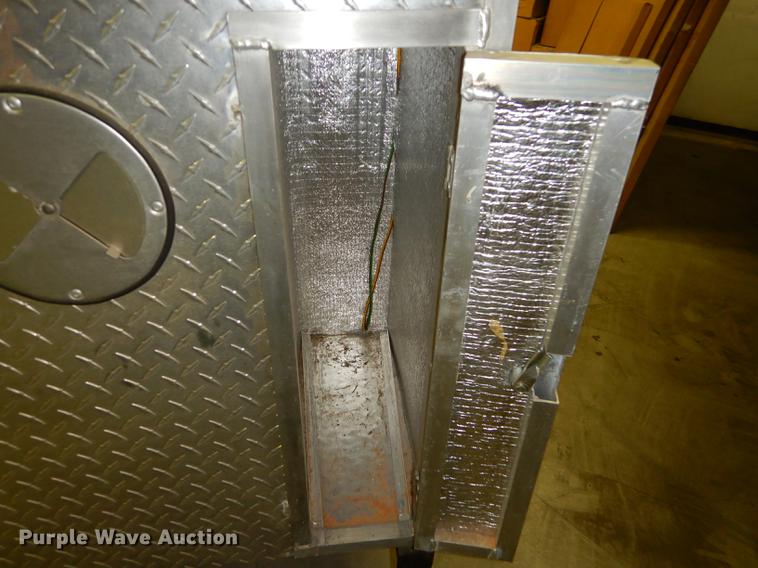 image for item DS9887 Cheyenne aluminum dog box