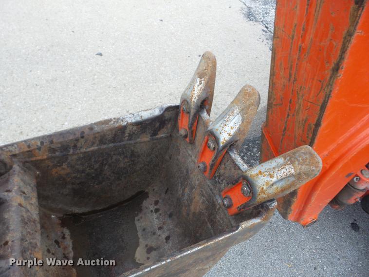 image for item K6370 Kubota B20 MFWD tractor