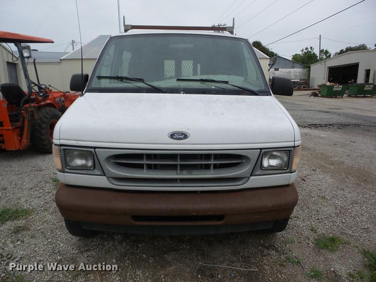 image for item K6371 2001 Ford Econoline E250 Extended van