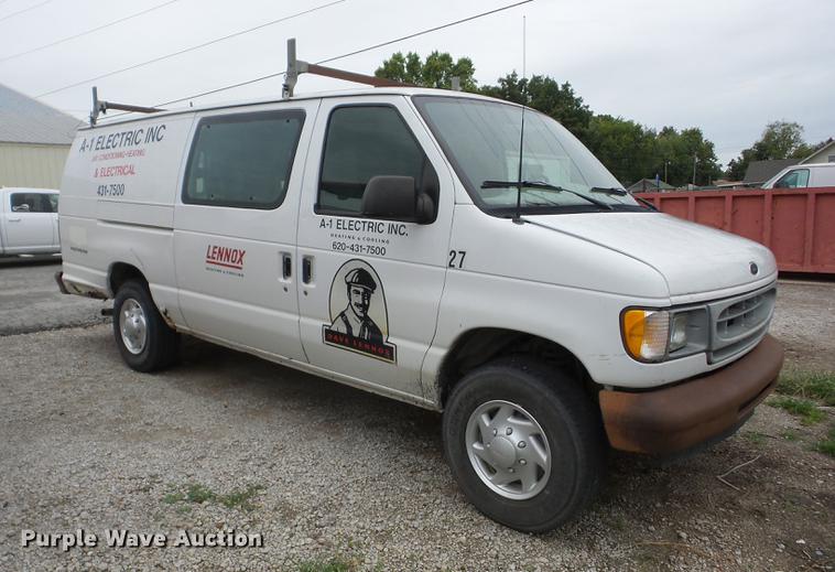 image for item K6371 2001 Ford Econoline E250 Extended van