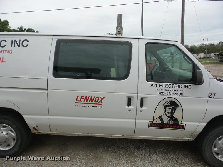 image for item K6371 2001 Ford Econoline E250 Extended van