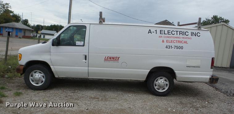 image for item K6371 2001 Ford Econoline E250 Extended van