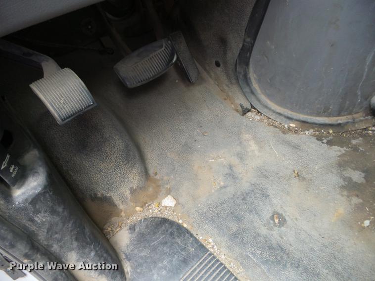 image for item K6371 2001 Ford Econoline E250 Extended van