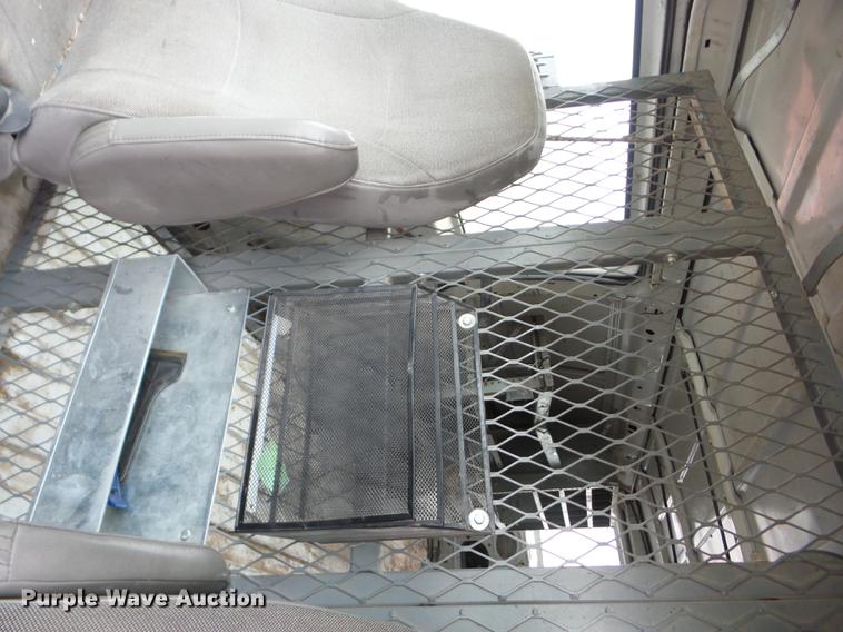 image for item K6371 2001 Ford Econoline E250 Extended van