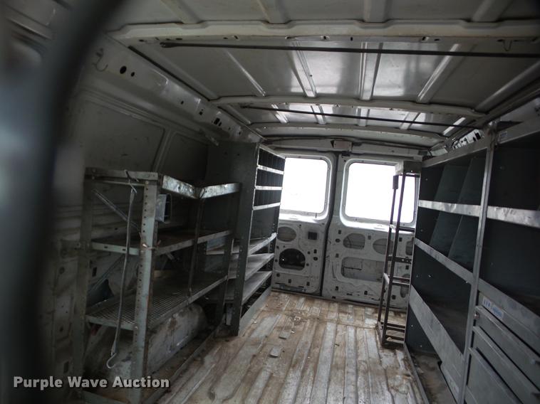 image for item K6371 2001 Ford Econoline E250 Extended van