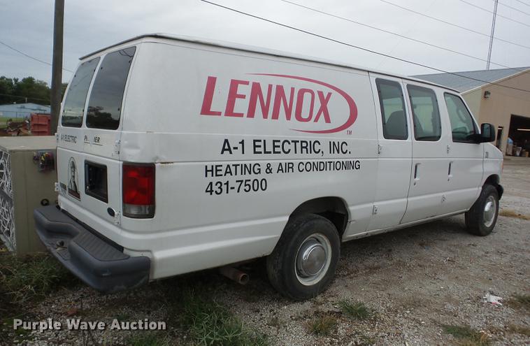 image for item K6372 2005 Ford E250 Extended van