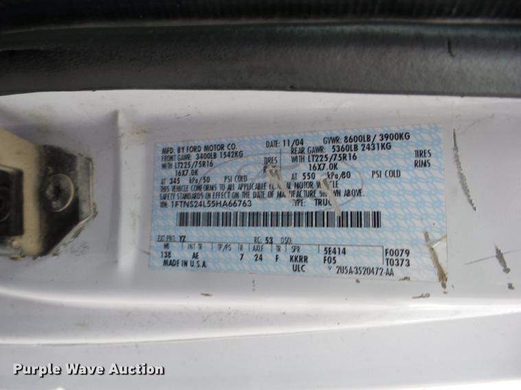 image for item K6372 2005 Ford E250 Extended van