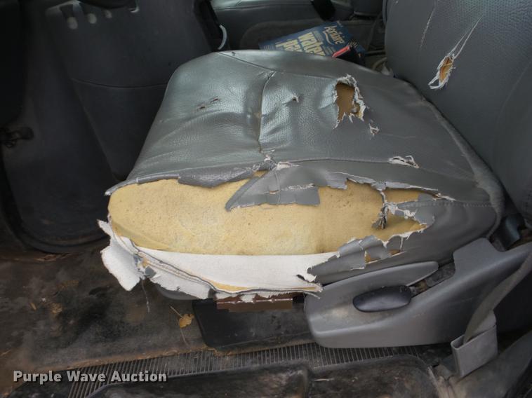 image for item K6372 2005 Ford E250 Extended van