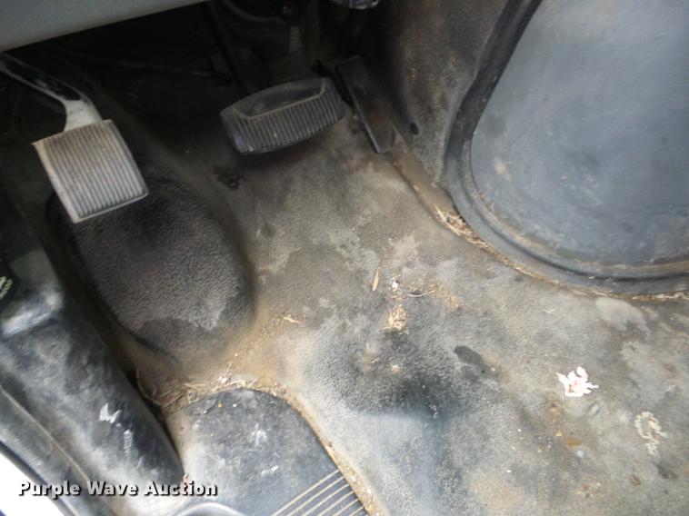 image for item K6372 2005 Ford E250 Extended van