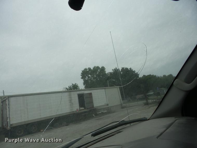 image for item K6372 2005 Ford E250 Extended van