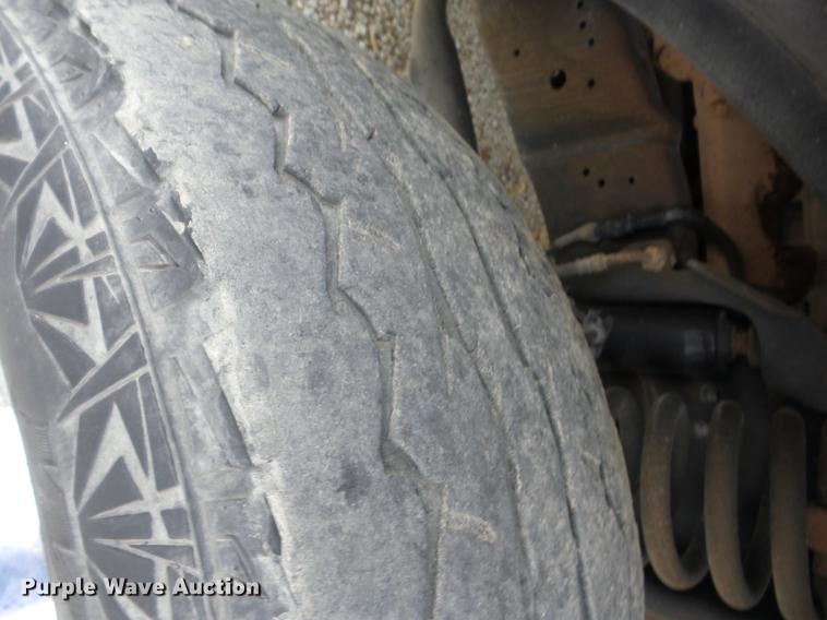 image for item K6372 2005 Ford E250 Extended van