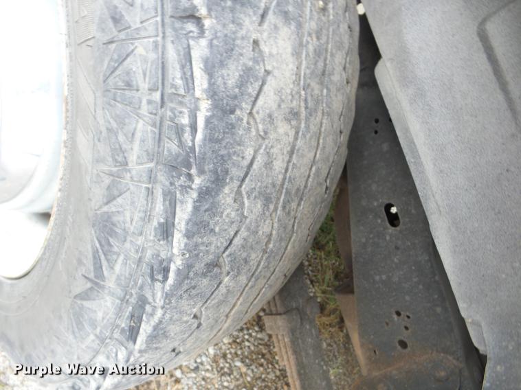 image for item K6372 2005 Ford E250 Extended van