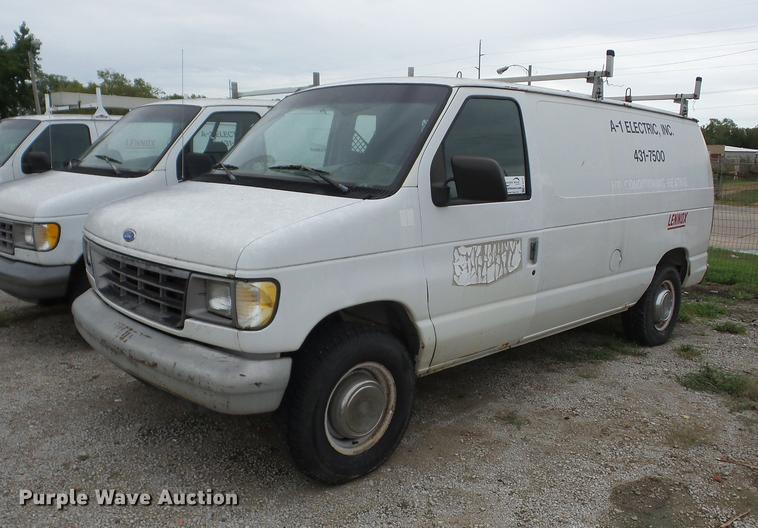 image for item K6373 1996 Ford Econoline E250 van