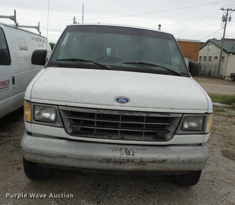 image for item K6373 1996 Ford Econoline E250 van
