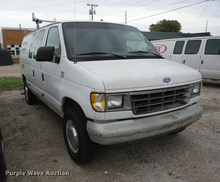 image for item K6373 1996 Ford Econoline E250 van