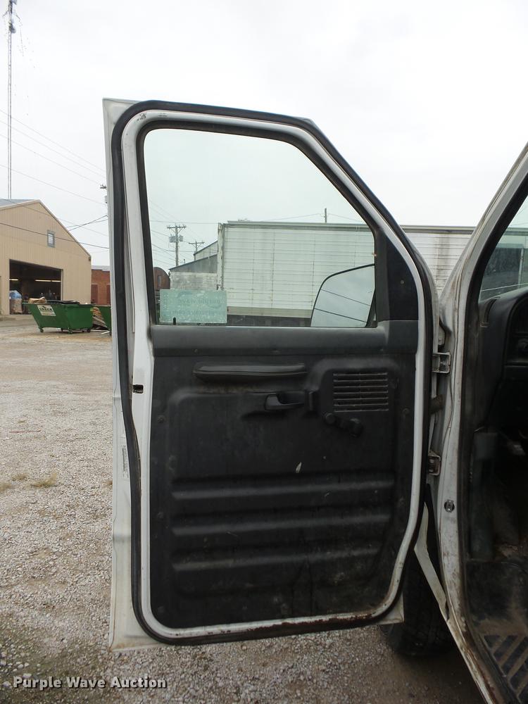 image for item K6373 1996 Ford Econoline E250 van