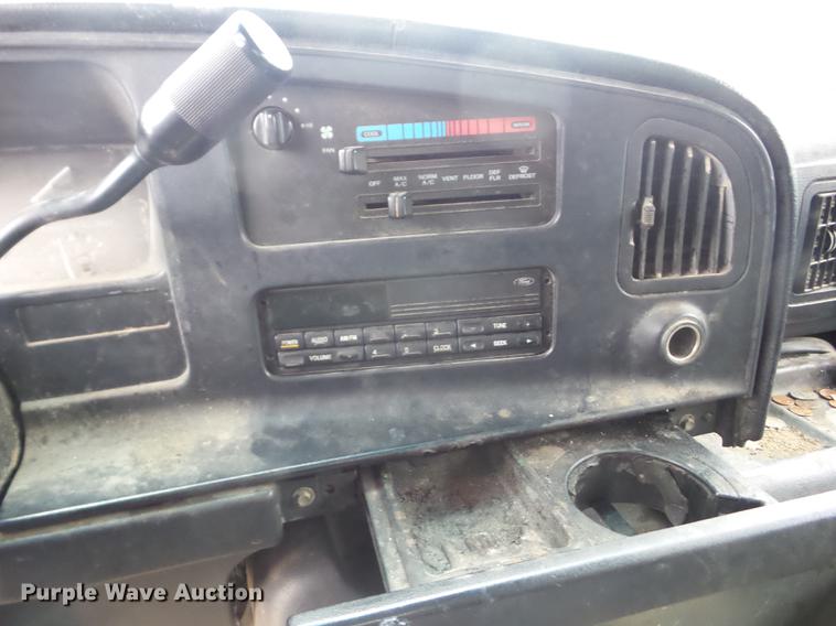 image for item K6373 1996 Ford Econoline E250 van